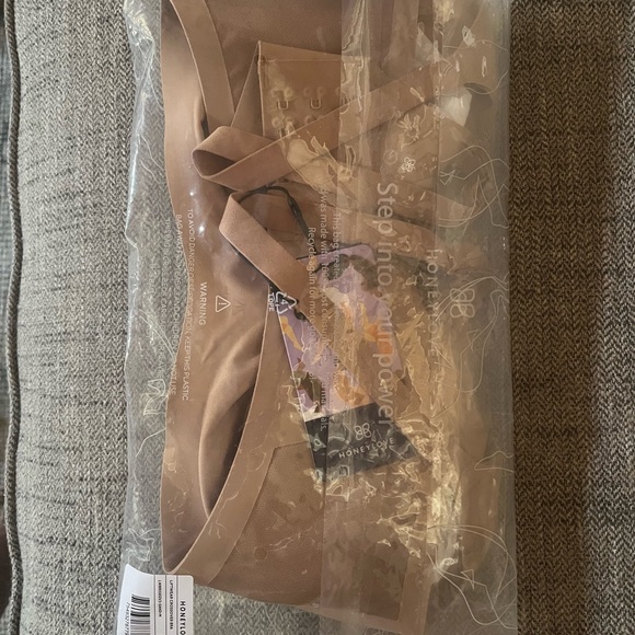 CrossOver Bra - Picture 7 of 9